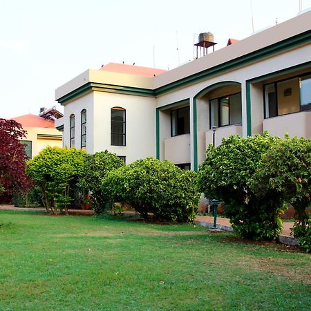 Aveda Blue Country Resort Panchgani Esterno foto