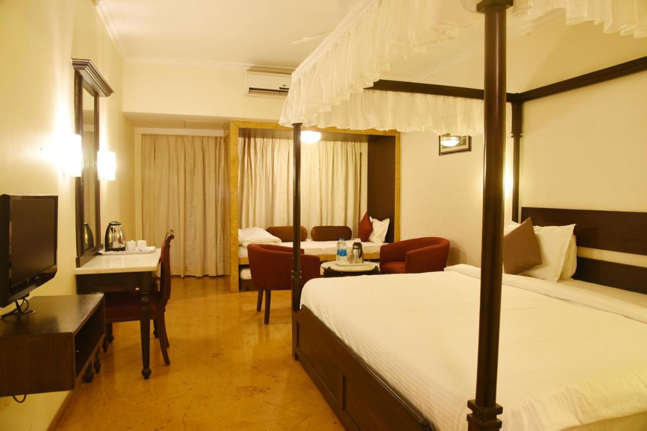 Aveda Blue Country Resort Panchgani Esterno foto