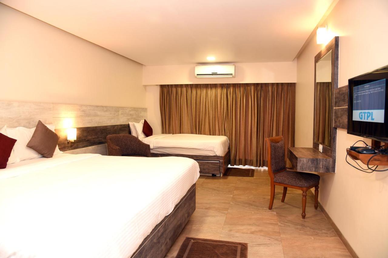 Aveda Blue Country Resort Panchgani Esterno foto