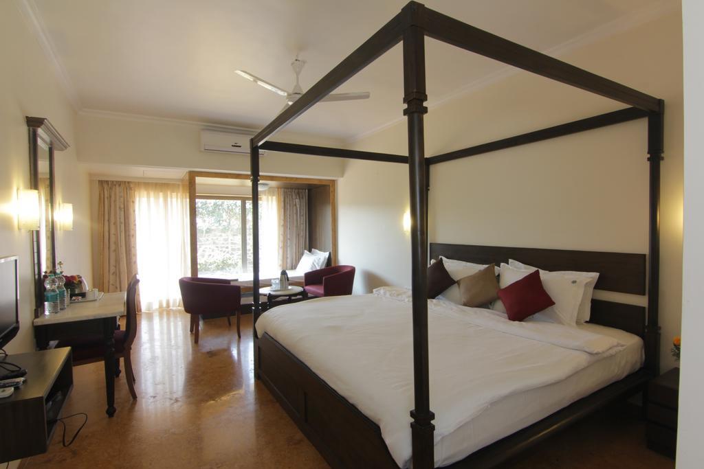Aveda Blue Country Resort Panchgani Esterno foto