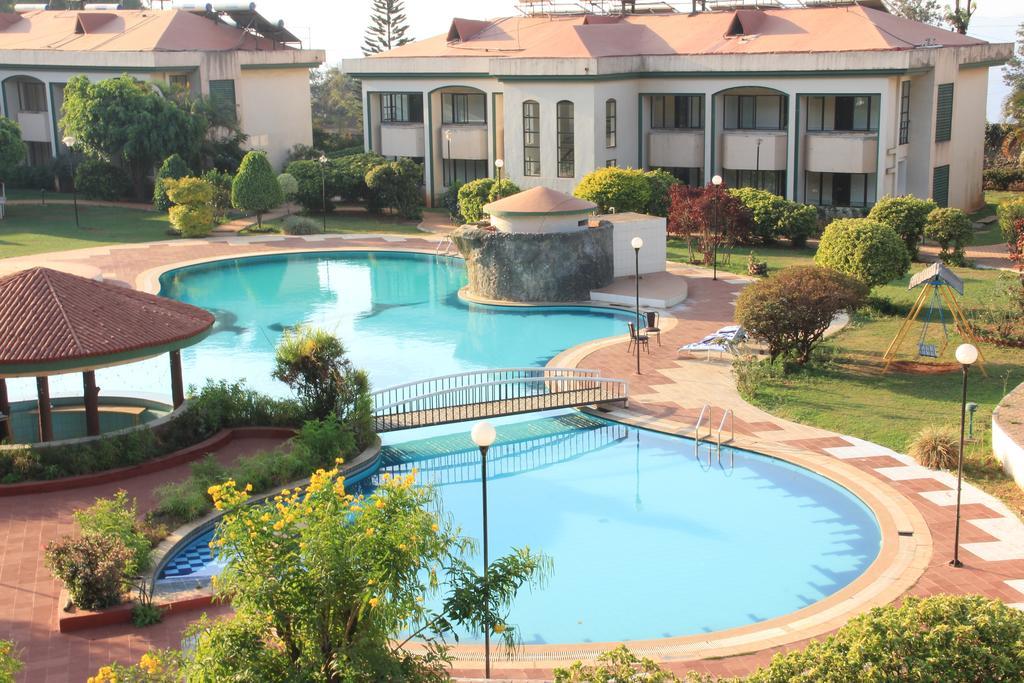 Aveda Blue Country Resort Panchgani Esterno foto