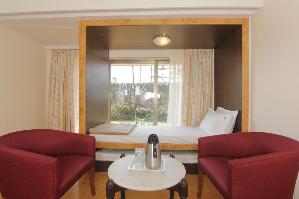 Aveda Blue Country Resort Panchgani Camera foto