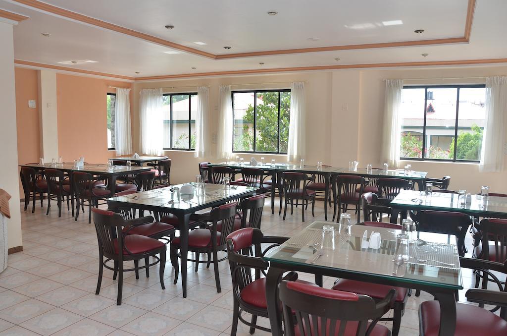 Aveda Blue Country Resort Panchgani Esterno foto