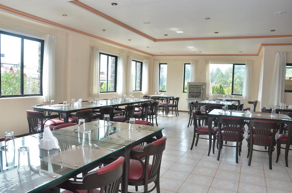 Aveda Blue Country Resort Panchgani Esterno foto