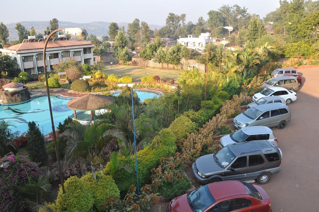 Aveda Blue Country Resort Panchgani Esterno foto